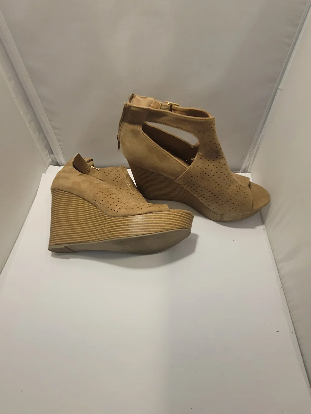Report Tan  Peep-Toe Wedge Sandals Size 10